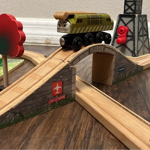 Rare Thomas & Friends Wooden Train Set - Picture 3 of 11